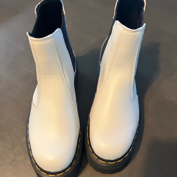 White Doc Martens ((platform)) - Picture 2 of 4